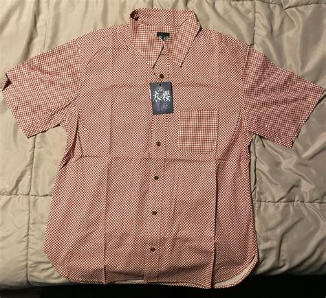 Shoppers are lining up for the latest Muji 5th Ave collection 24