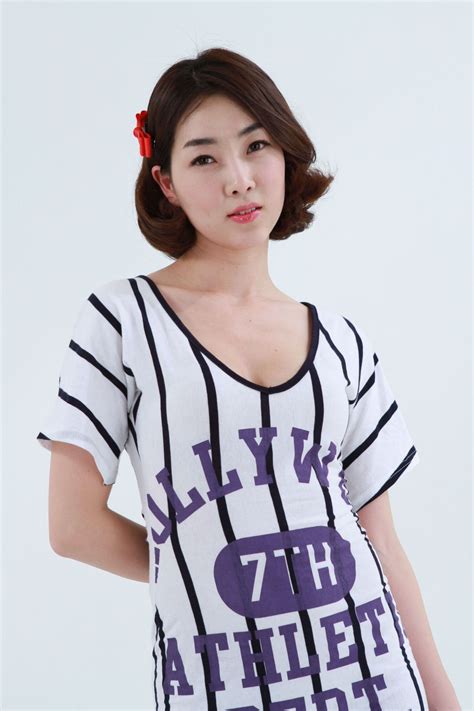 Nude photo set of Korean model: Huiling (42037)