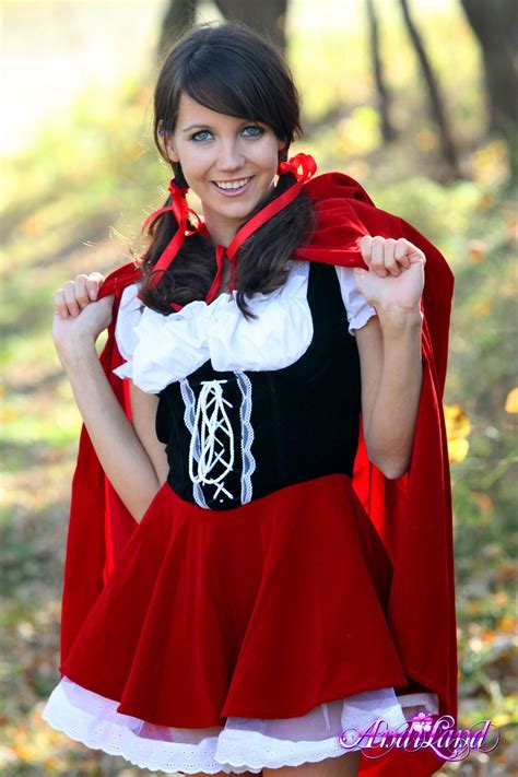 Andi Land - Little Red Riding Hood cosplay | Roodkapje