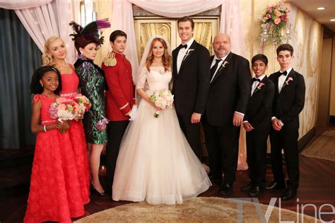 [PHOTO] 'Jessie' Wedding Episode -- Jessie Marries Brooks