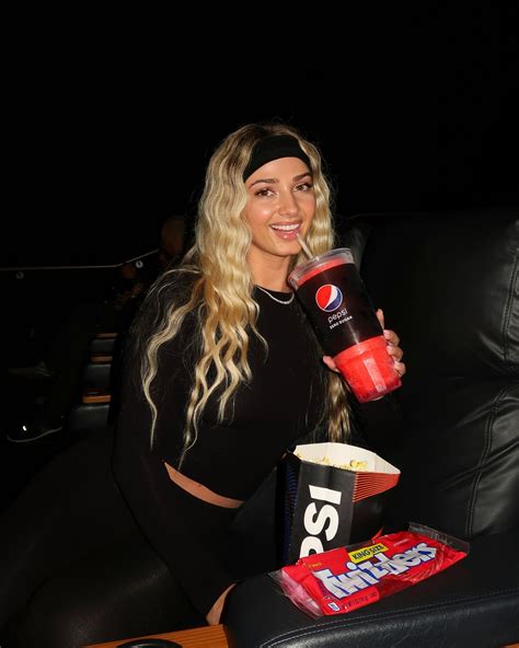 Alexa Adams (@alexaadams3) • Instagram photos and videos