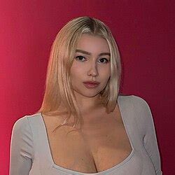 パシャ・ポドニアコワ - Wikipedia