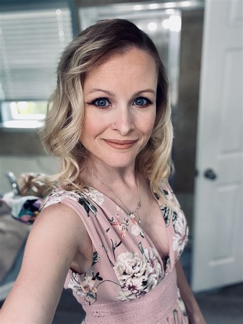 Wife me up Wednesday : r/canadianMilf
