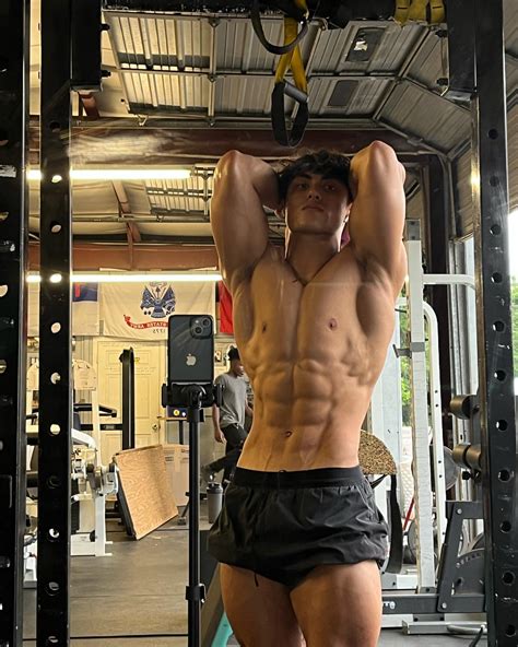 the beauty of male muscle: Christian