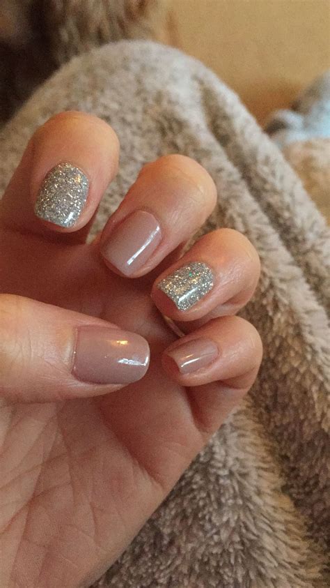Silver glitter & field fox shellac | Gold nails, Holiday nails glitter