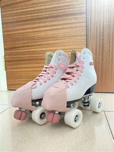 My new skates! : r/Rollerskating