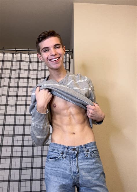 hung guys hmu : r/cuteguys