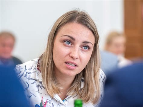 Kinga Gajewska gwiazdą spotkania z Tuskiem w Pile. „Ten rząd pogonią