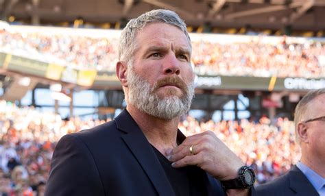 Football Legend Brett Favre says ‘I’m with Tucker’ as he calls for