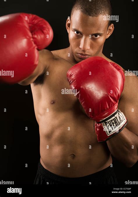 Everlast boxing gloves hi-res stock photography and images - Alamy