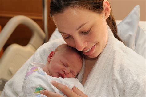 10 ways you can help out a new mum