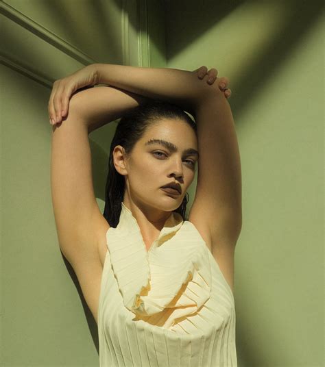 KIANA ALEXIS | Model Management