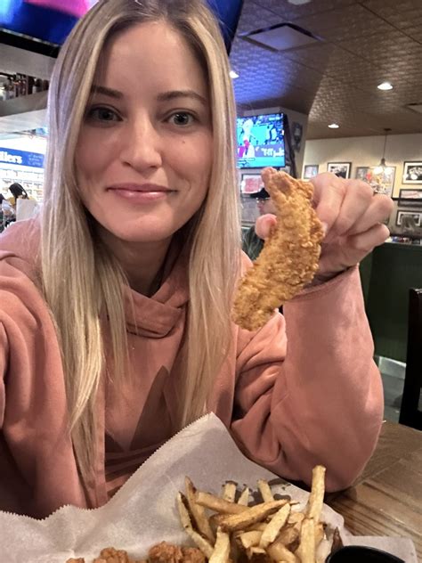 Chicken Fingers : r/JustineEzarik