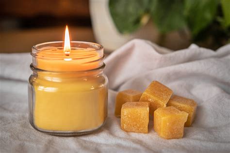 how much beeswax to make a candle