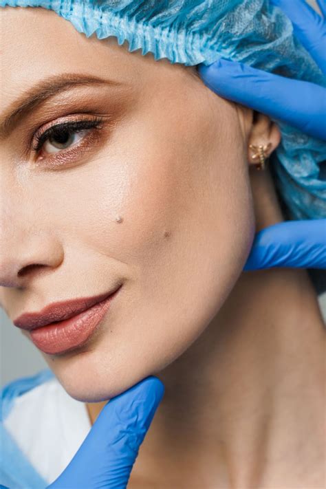 Surgical vs. Non-Surgical Facelift: Which is Best for You? | Annapolis