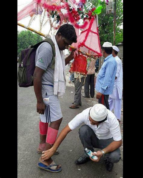 Indian Muslim Blog: News And Views about Indian Muslims: Muslims serving Hindu devotees during ...