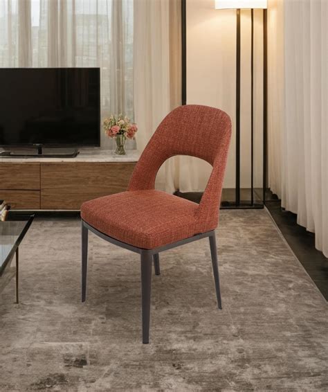 Food critics explain the unique charm of dining at loga's 2