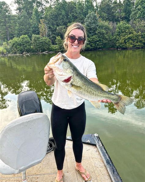 Amber English (@amberenglish) • Instagram photos and videos