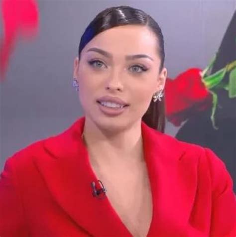 Красивата Айлин не успя да спечели сърцето на Ергена, но сподели коя ...