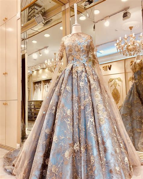 Pin by Paloma Barragan on Flowers | Ball dresses, Fashion dresses