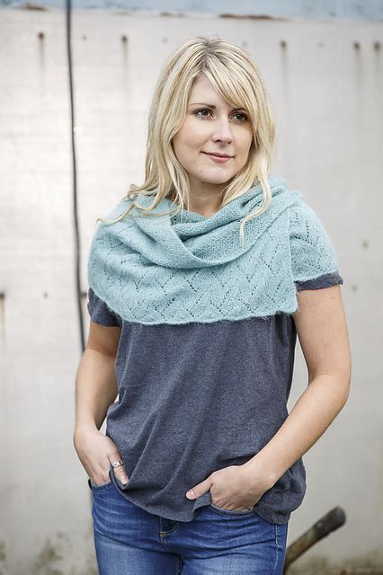 Ravelry: Twiss Crescent Shawl pattern by Anniken Allis