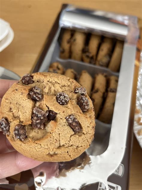 mould or chocolate bloom? : r/foodsafety
