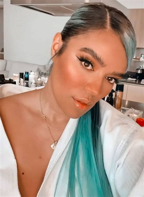 Karol G💙 | Hair styles, Hair inspo, Hair makeup