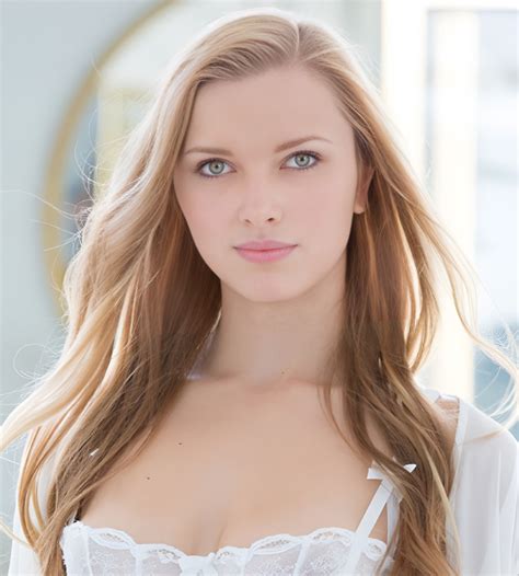 Layna Landry (Actress) Age, Biography, Husband, Height, Weight, Wiki