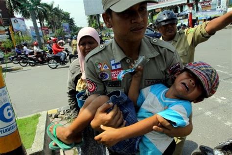 Satpol PP Dilarang Razia Anak Jalanan | Republika Online