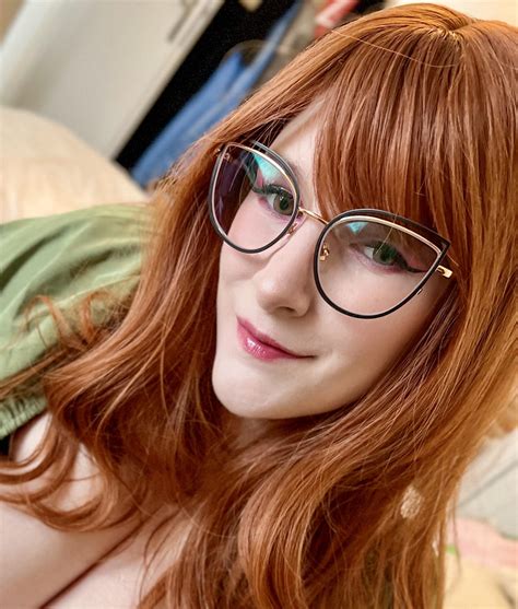 Feeling pretty today : r/SFWRedheads