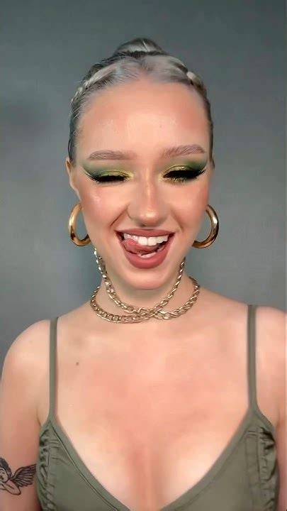 Ну змея же? 🐍🫦 #makeup #макияж - YouTube