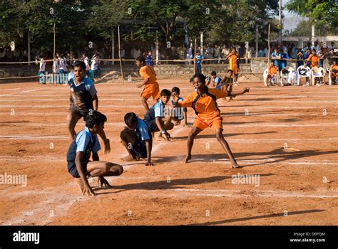 Kho kho players hi-res stock photography and images - Alamy