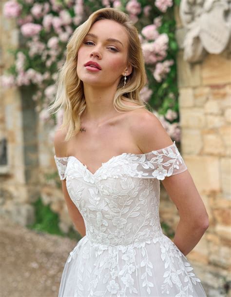 wedding dress off white 1