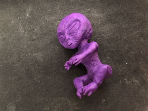 3D Printable Alien Baby Inside A Jar by David