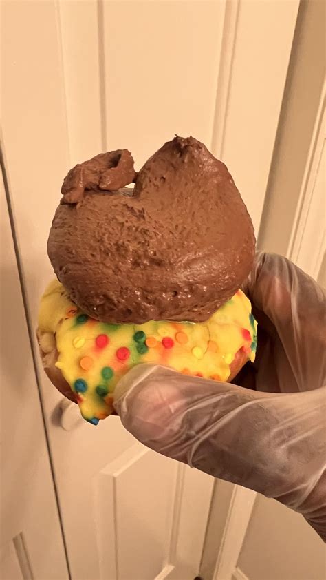 What’s that in my hand? Is that a tasty scat covered donut?! 😋 Fresh