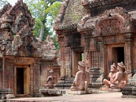 Banteay Srei Temple Guide - Citadel of the Women - Just Siem Reap