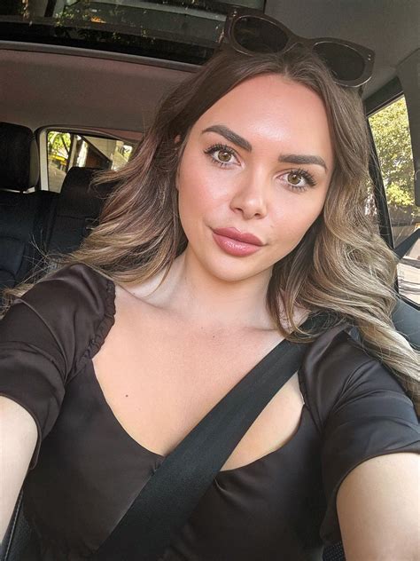 I have the day off from work today ☺️ (32F) : r/selfie