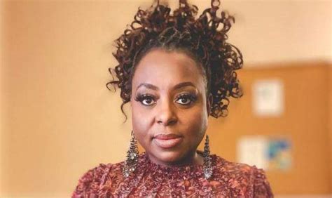 how to pronounce ledisi