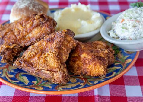 About - Dinah's Chicken Glendale - Chicken Restaurant in CA