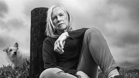 The Secret Weapon of ‘Weapons’: Amy Madigan Is Aunt Gladys - The New