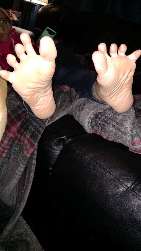 These toes are disturbing : r/funny