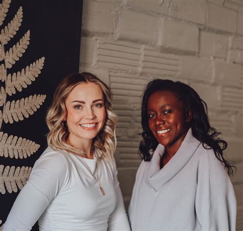 🎄 Feeling as bent as a candy cane? 🍬 Don’t let bad posture ruin your