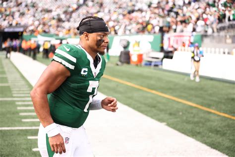 Week 2 Fantasy Football QB Risers and Fallers: Notable Players Include