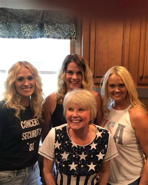 Carrie Underwood's 2 Sisters: All About Stephanie Shelton and Shanna