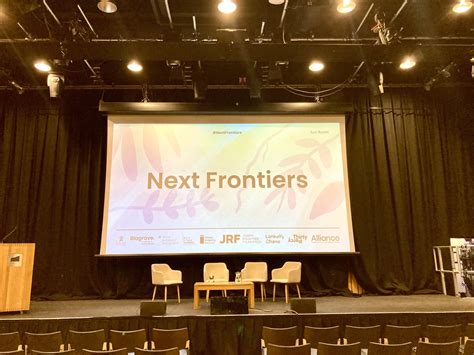 Sophia Parker on Twitter: "and… we are off! @KingsPlace is looking