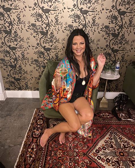 Sara Evans's feet