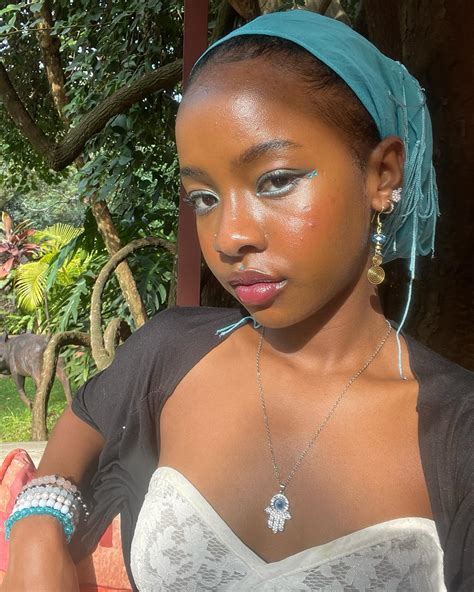 𝙇𝙖𝙫𝙞𝙚🍄 (@lavie.lutta) • Instagram photos and videos