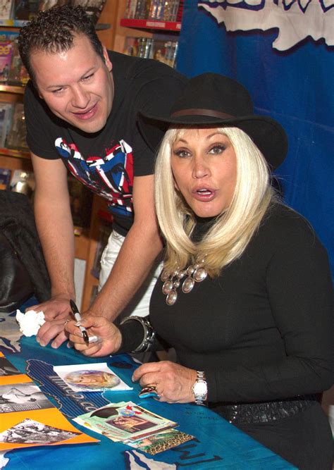 Laura León de luto por inesperada muerte de su "niña adorada".