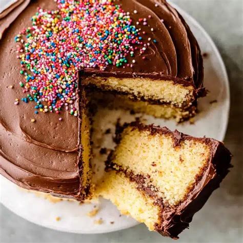 vanilla cake  chocolate frosting   classic combo