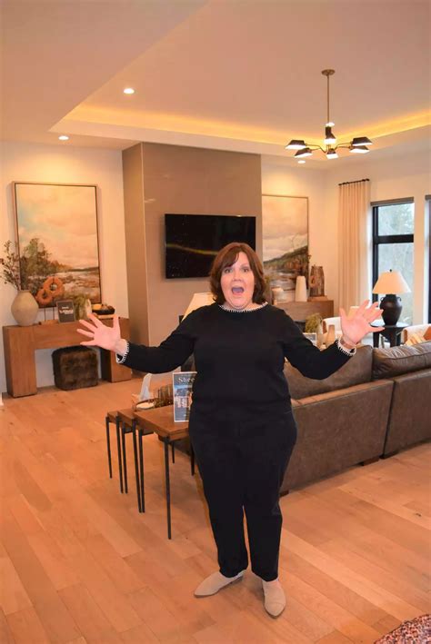 1 killed, 1 other injured in shootout at strip mall in North Hollywood